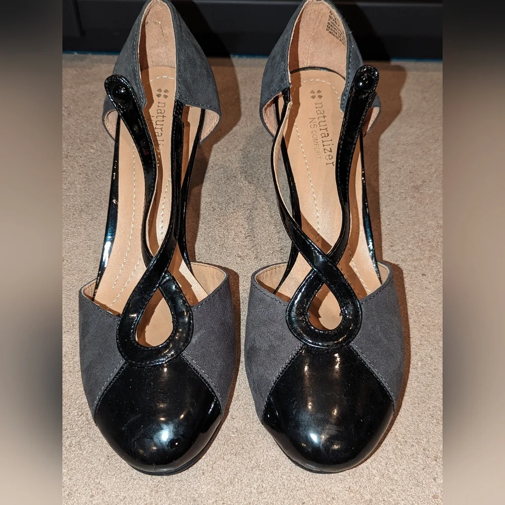 Naturalizer Bixby women's heels with criss-cross straps, size 8.5